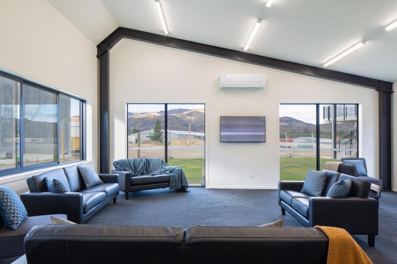 Harvest Park Studios Workers Accommodation Cromwell Buitenkant foto